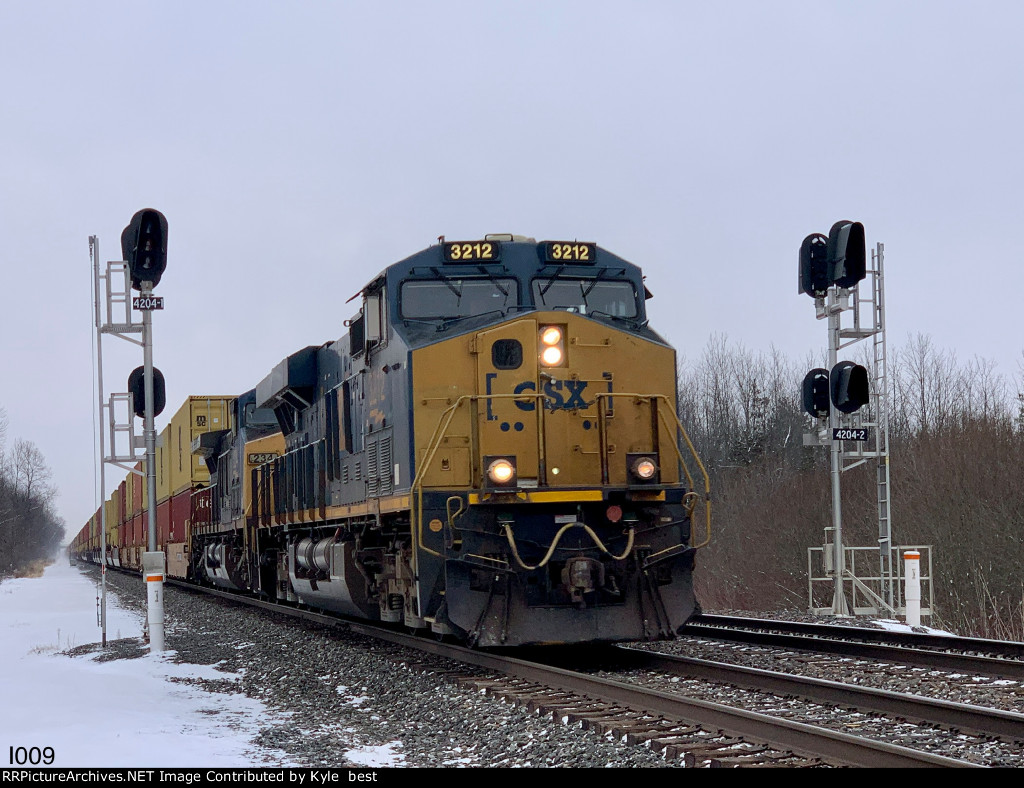 CSX 3212 on I009